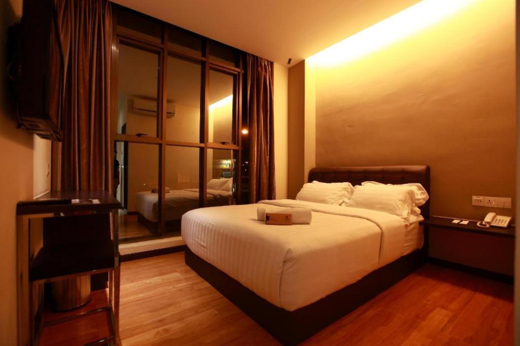 Starz Hotel Keluang Luaran gambar