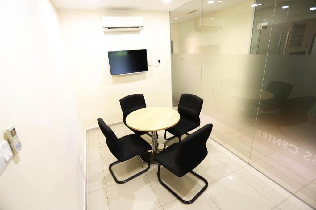 Starz Hotel Keluang Luaran gambar