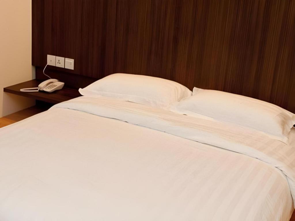 Starz Hotel Keluang Luaran gambar