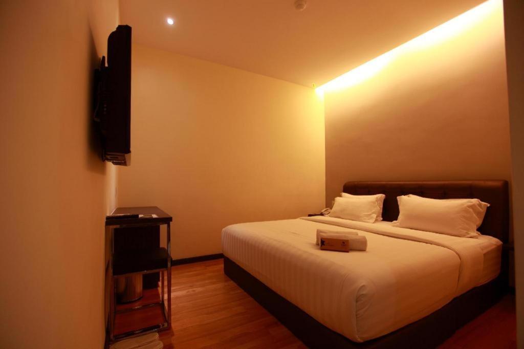 Starz Hotel Keluang Luaran gambar