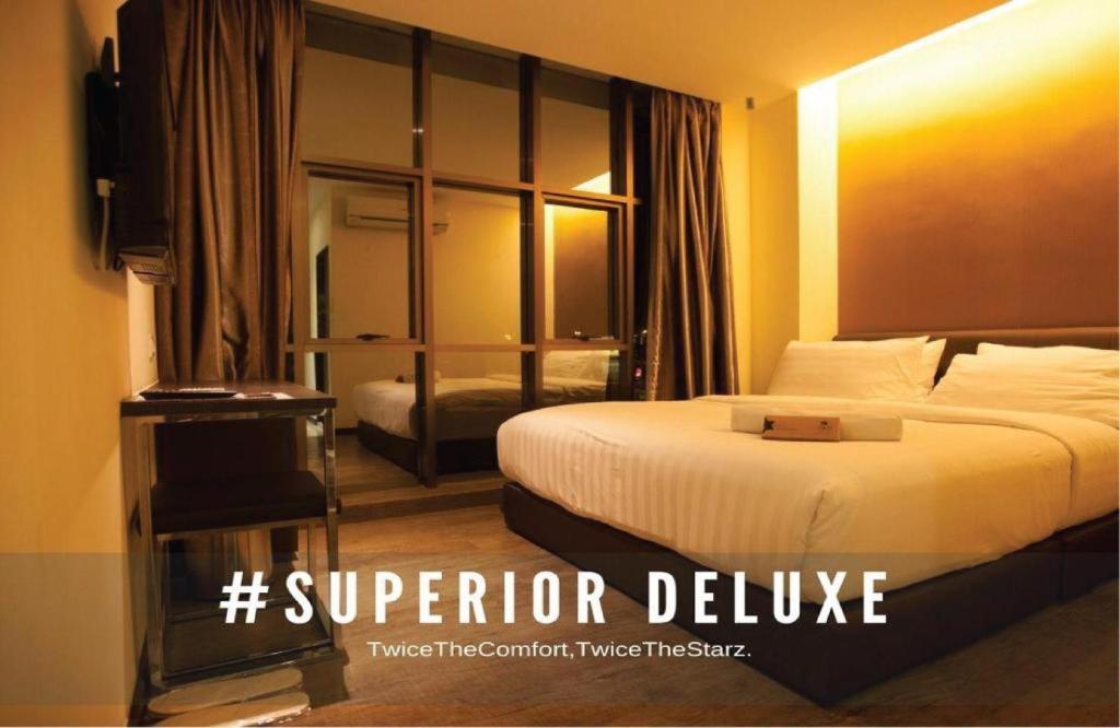 Starz Hotel Keluang Luaran gambar
