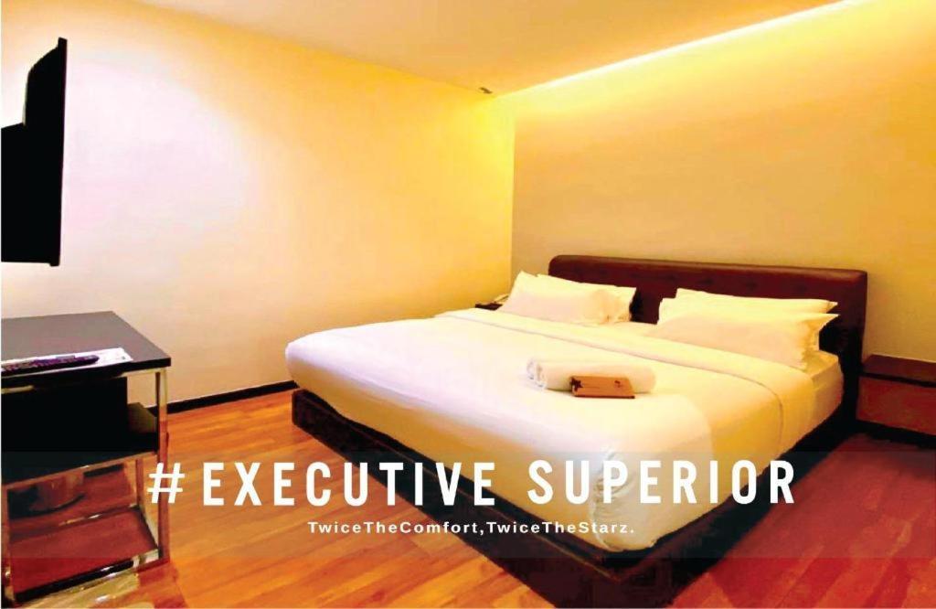 Starz Hotel Keluang Luaran gambar