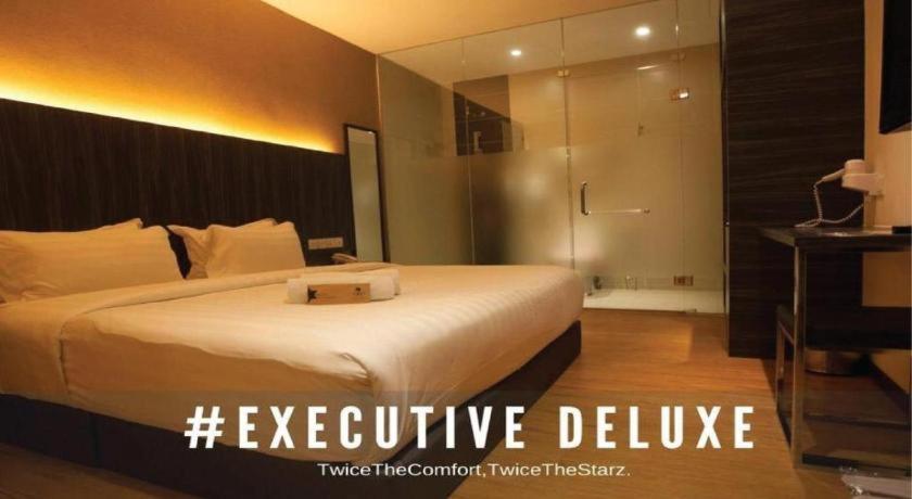 Starz Hotel Keluang Luaran gambar