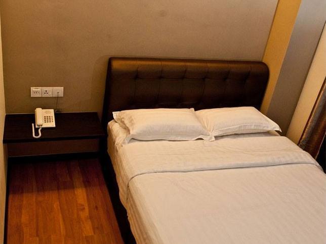Starz Hotel Keluang Luaran gambar