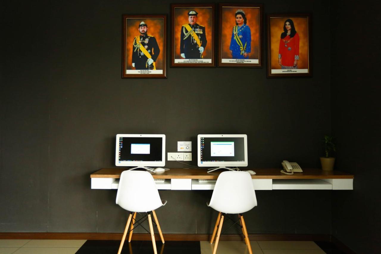 Starz Hotel Keluang Luaran gambar