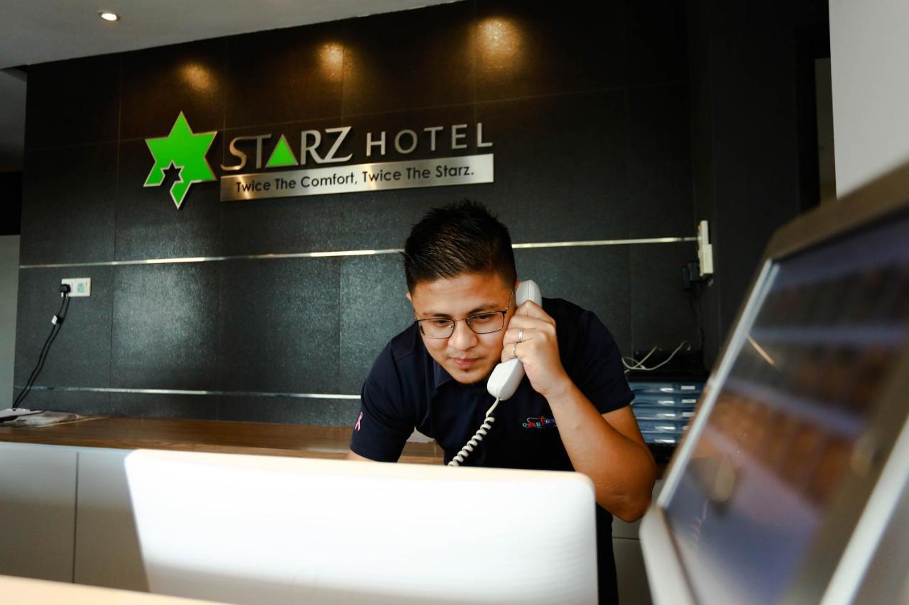 Starz Hotel Keluang Luaran gambar